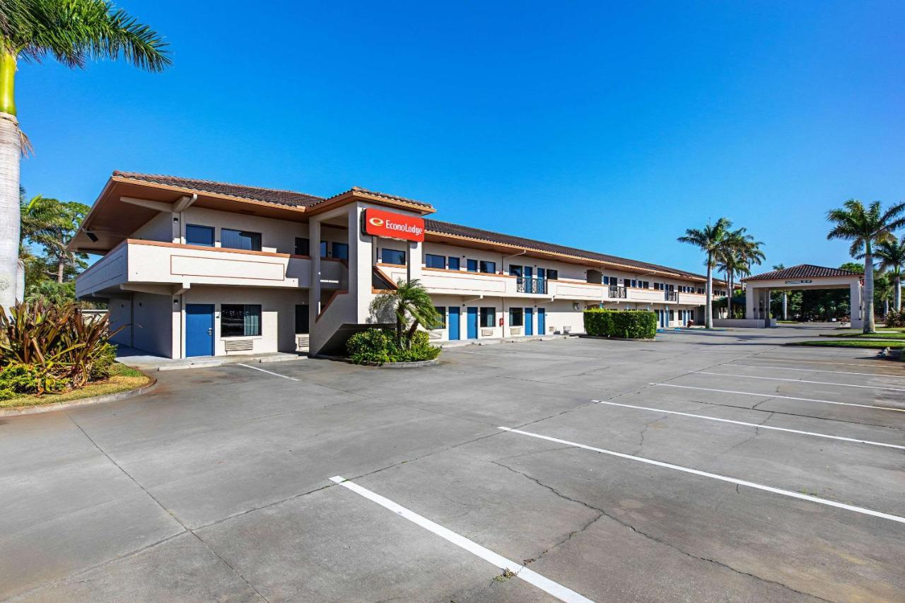 Econo Lodge Vero Beach - Downtown Exterior photo