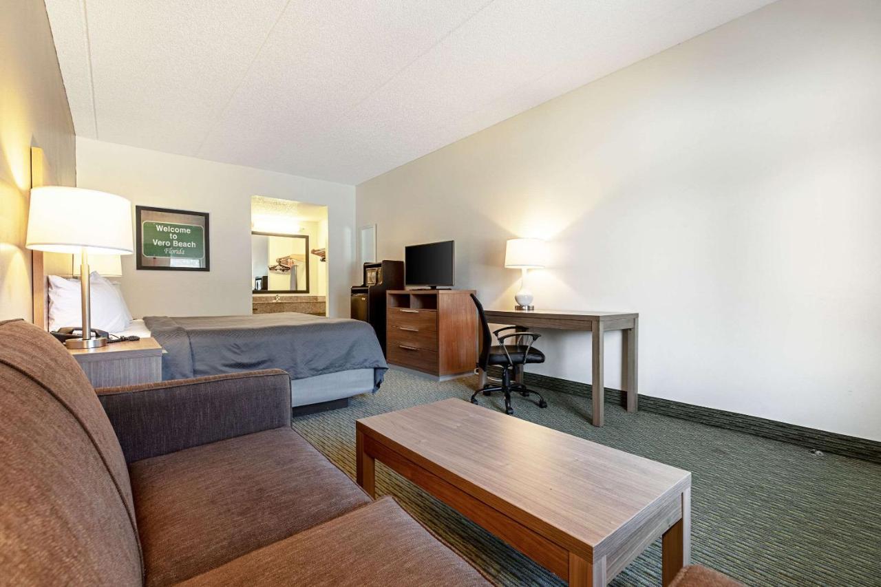 Econo Lodge Vero Beach - Downtown Room photo
